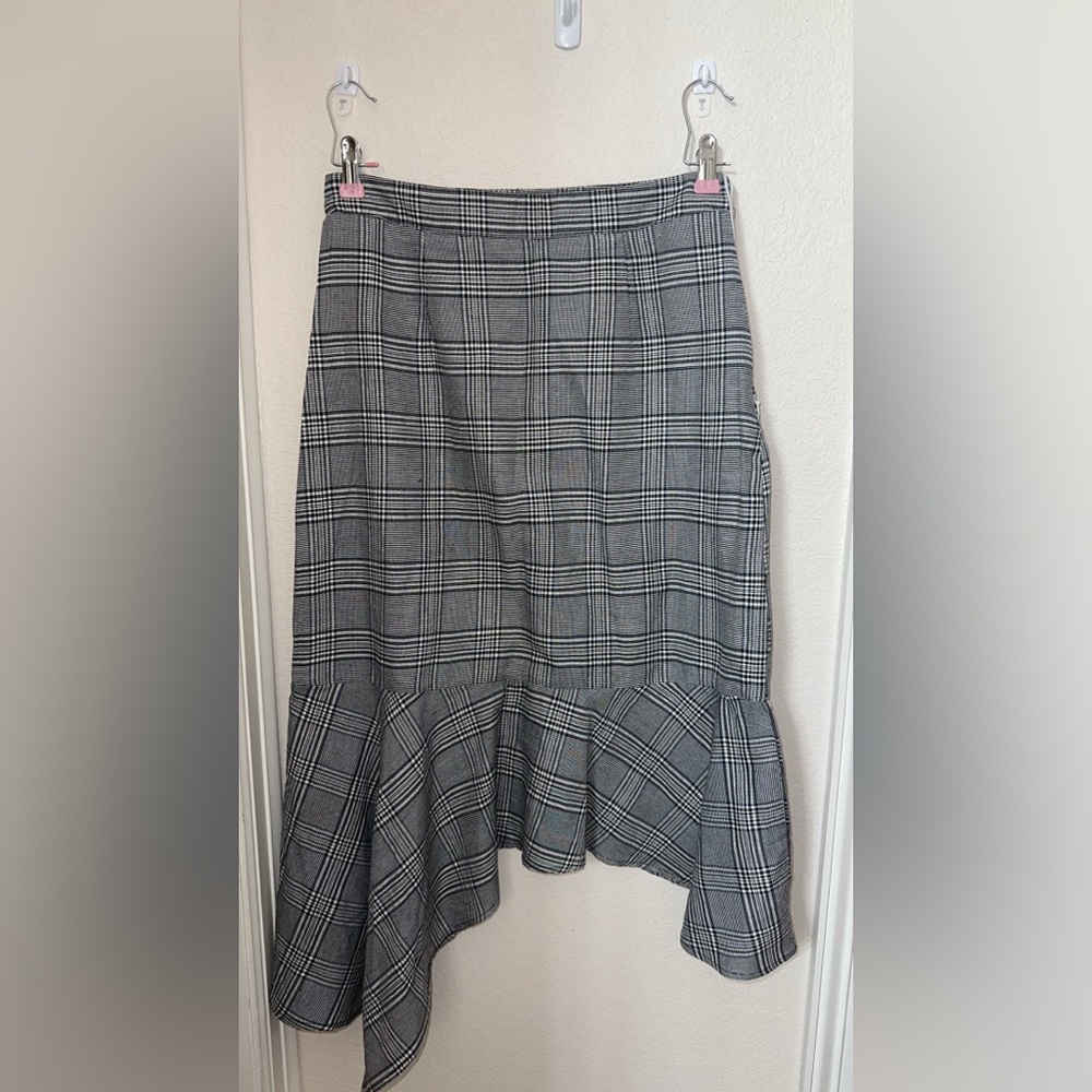 EUC Asymmetrical Plaid skirt